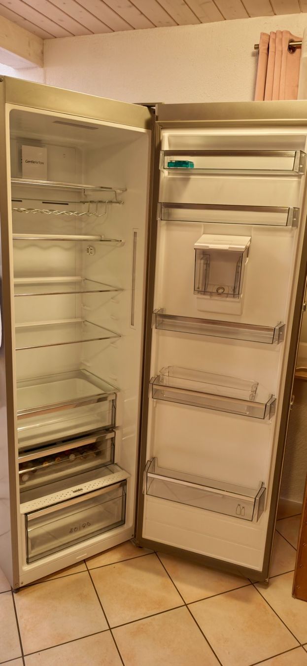 Sharp Frigoriferi: Sharp Kühlschrank 380L – Difettoso da Subingen venduto da Xevous1 2