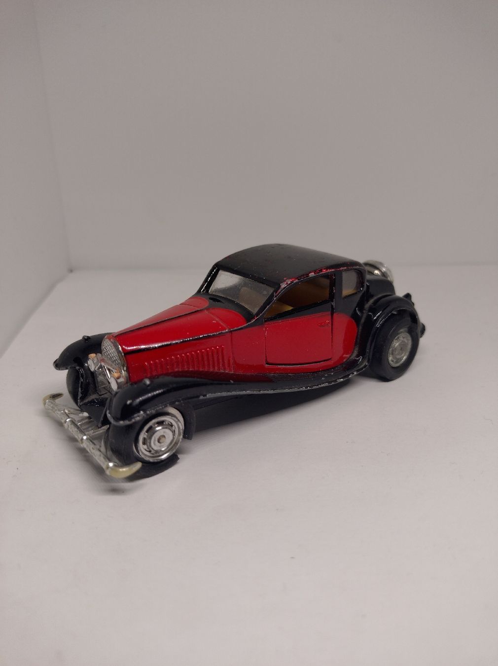 Bugatti Voitures modèles: Bugatti T-50 1/43 à friction – D'occasion à La Chaux-de-Fonds par Pierrot8404 1