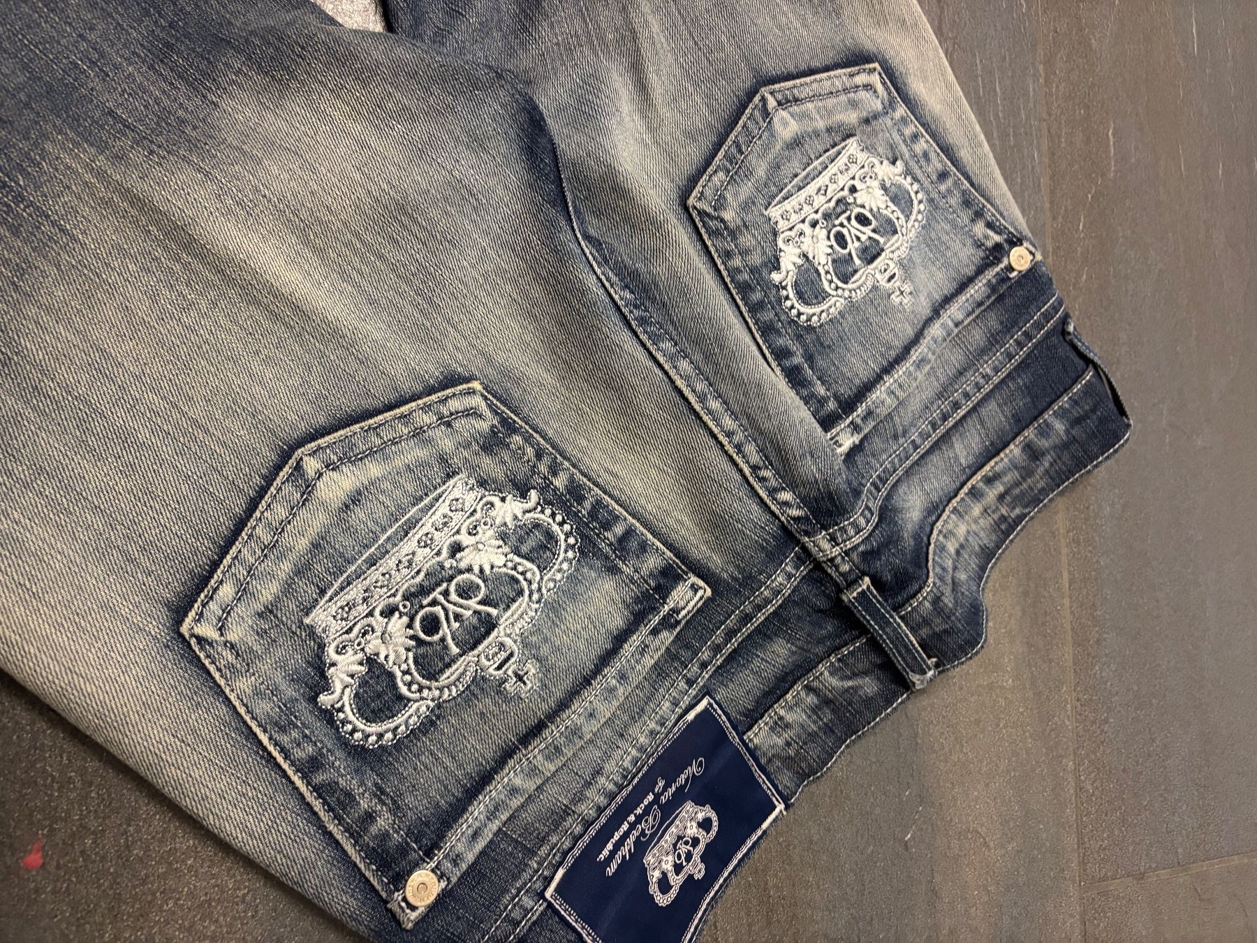 Victoria Beckham Jeans: Vintage Victoria Beckham Jeans – Usato da Diepoldsau venduto da Theatom0