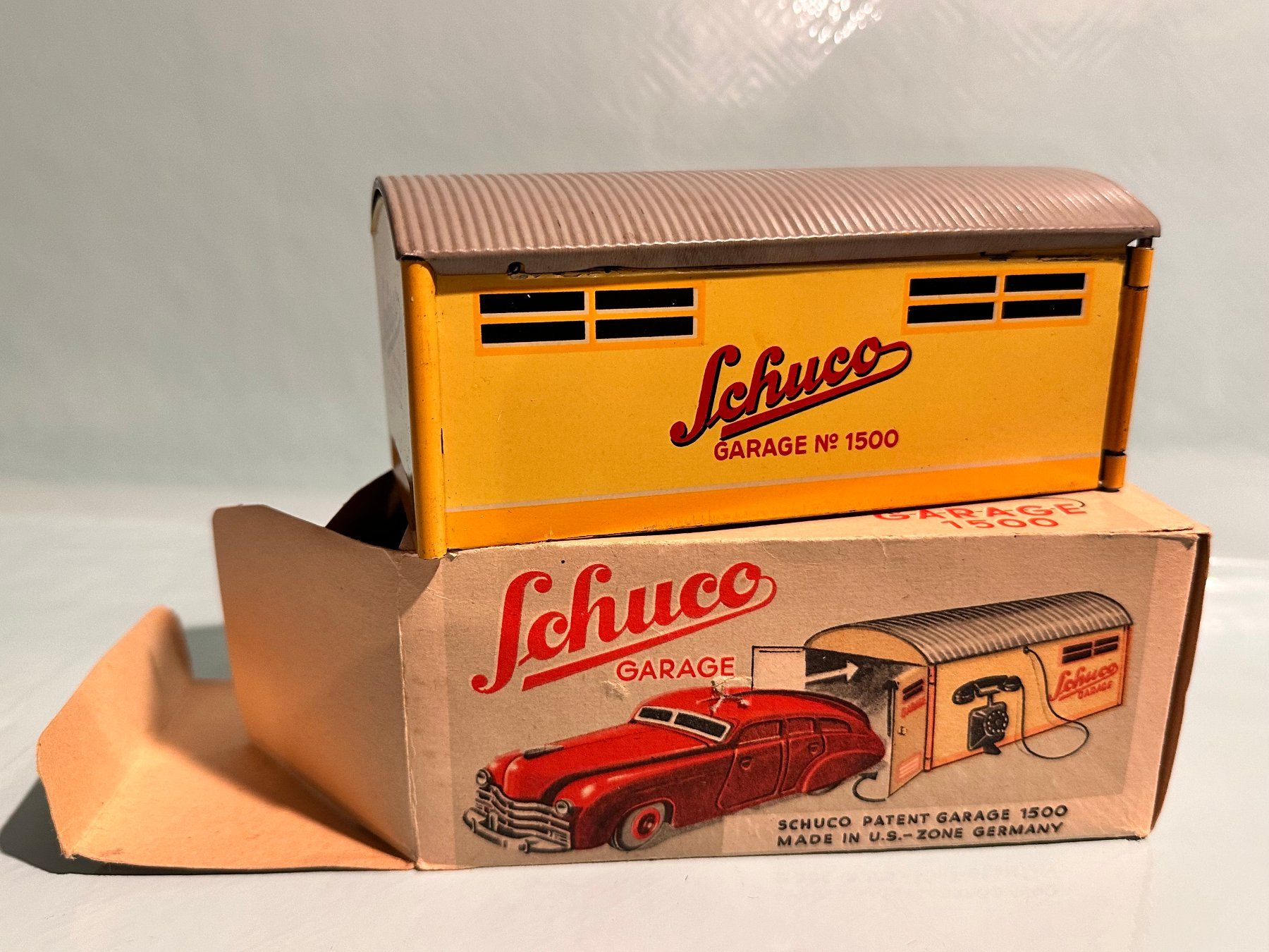 Schuco Giocattoli: Alte Schuco Garage No. 1500  Made in Germany – Usato da Seuzach venduto da Jage 1