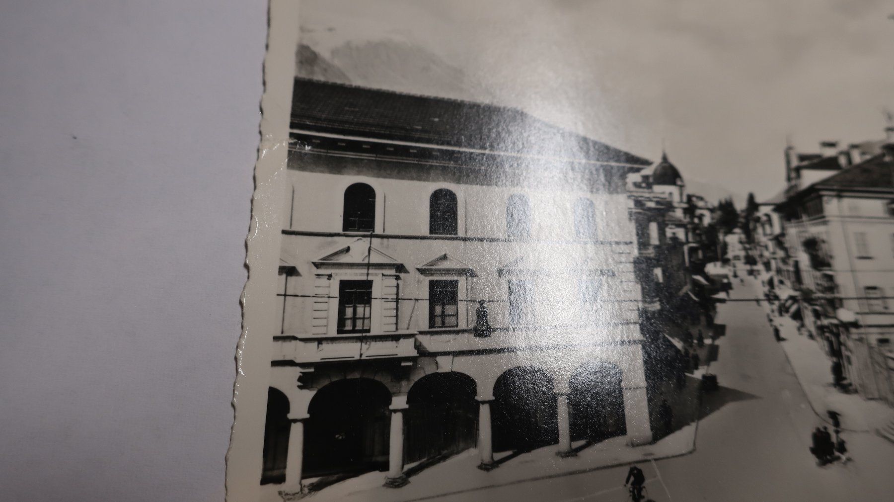 Cartoline postali: Bellinzona - Piazza della Collegiata – Usato da Cormoret venduto da Pascalll2001 3