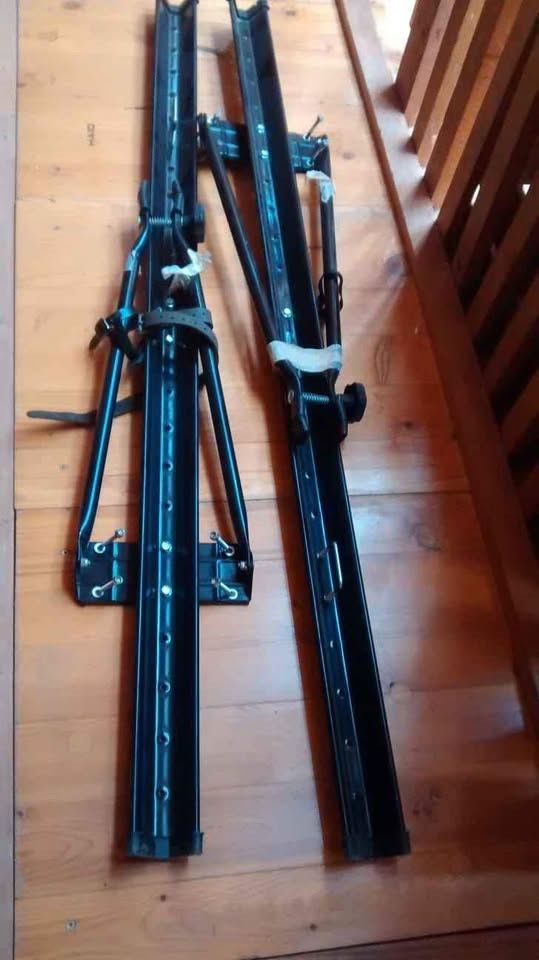 Portapacchi: Barre de toit  vélo pour voiture – Usato da Bienne venduto da Daniel_Schader