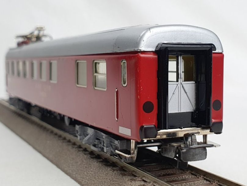 Märklin Modelleisenbahnen: Märklin 4068 SBB Speisewagen WR , Version: 1969 – Gebraucht aus Seon von voAllBah 4