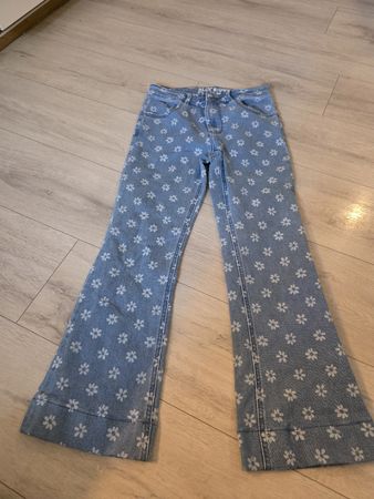 Jeans Blue Ridge Flare Grösse 164 Blumenmuster hellblau