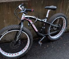 XDS Fatbike Fahrrad schwarzes Gestell weisse Felgen