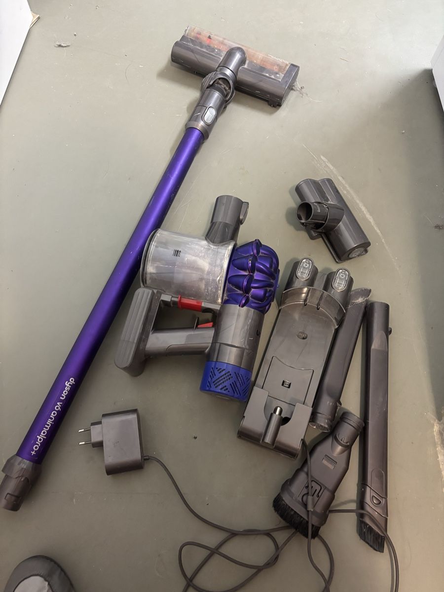 Aspirapolveri & Accessori: Dyson staubsauger mit Zubehör – Difettoso da Bürglen TG venduto da Gitzi 2