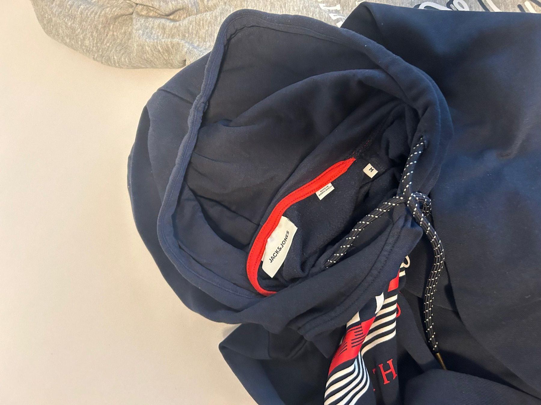 Jack & Jones Pullover & Sweatshirts: 4 Kapuzenpullis Jack&Jones Gr. M – Gebraucht aus Hildisrieden von Hildisrieden 3