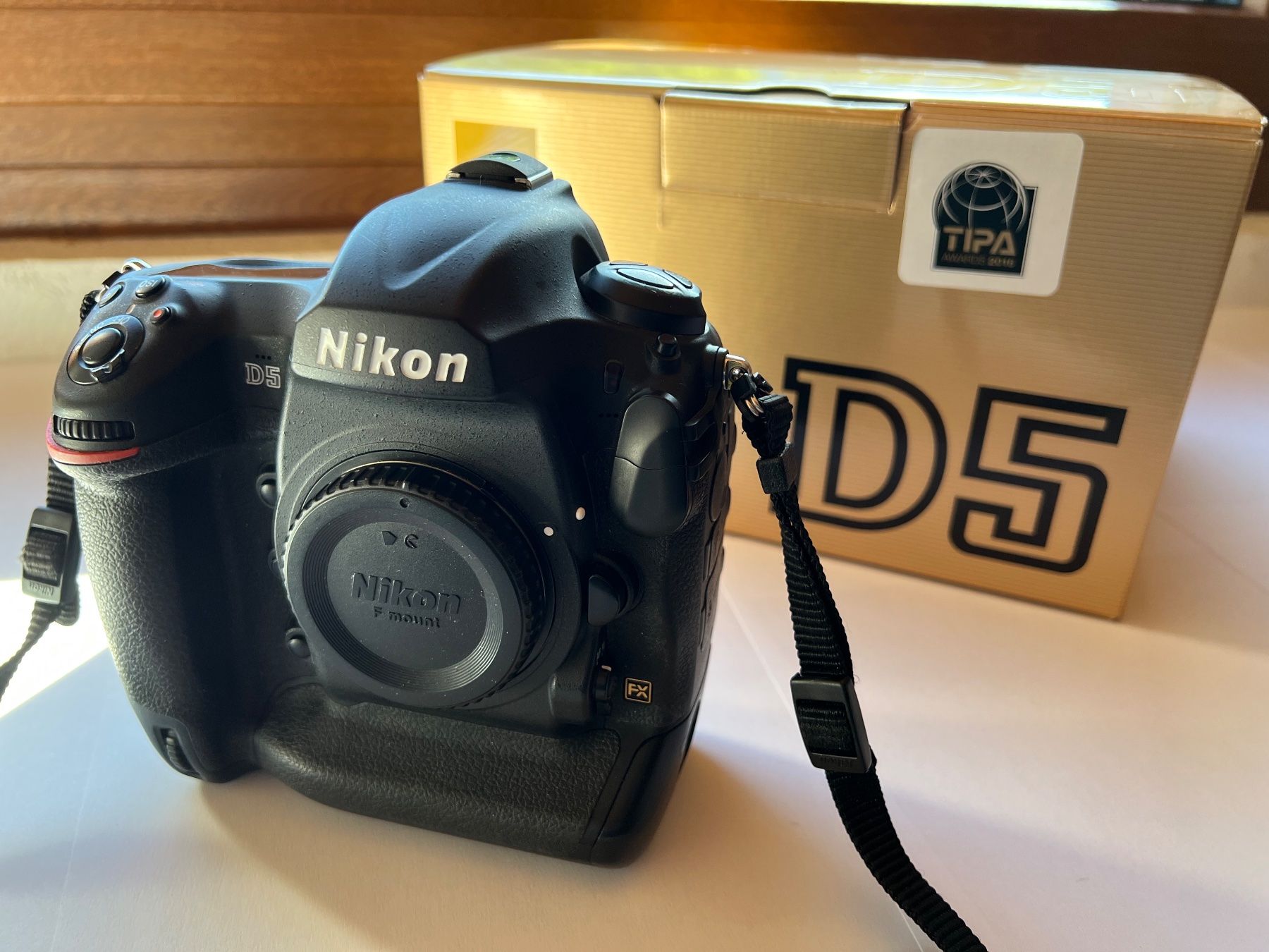 Nikon Fotocamera: Nikon D5    82096 clic. + accessoires – Usato da Epagny venduto da gen_9jk6