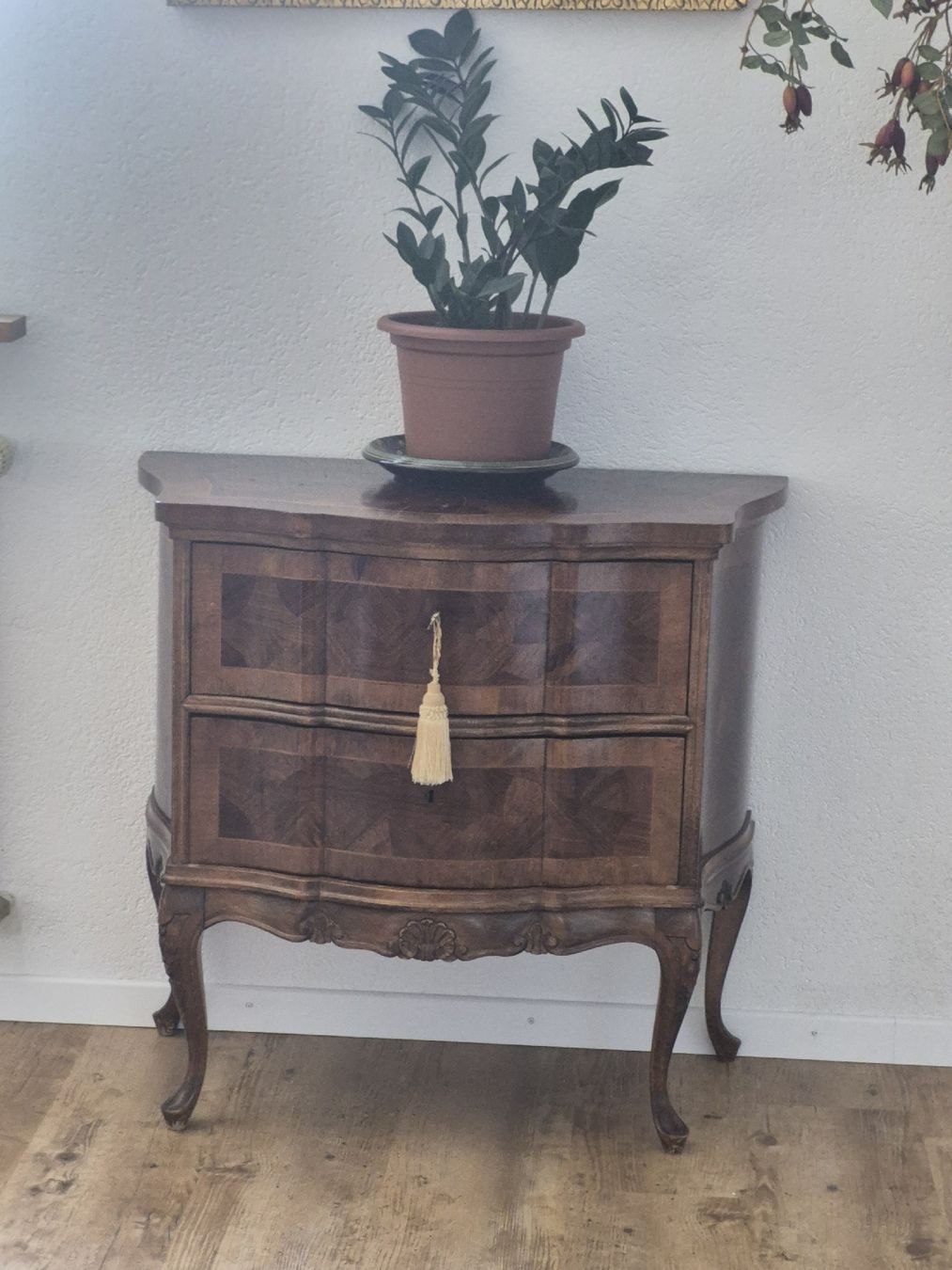 Commodes: antikes Kommödli 🥰  – D'occasion à Frauenfeld par mel_2gqy 1