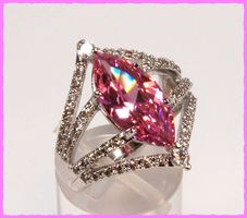 Bezaubernder Ring mit Zirkonia