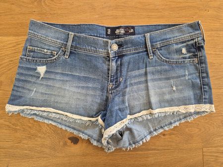 Hollister Jeans Shorts, Grösse 31, mit Spitze, Sommer!