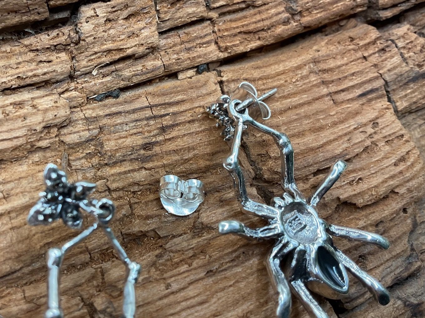 Orecchini pendenti & Orecchini a lobo: Spinnen Ohrstecker aus SS mit Markasiten – Nuovo (secondo la descrizione) da Luzern venduto da S.Kern01 4