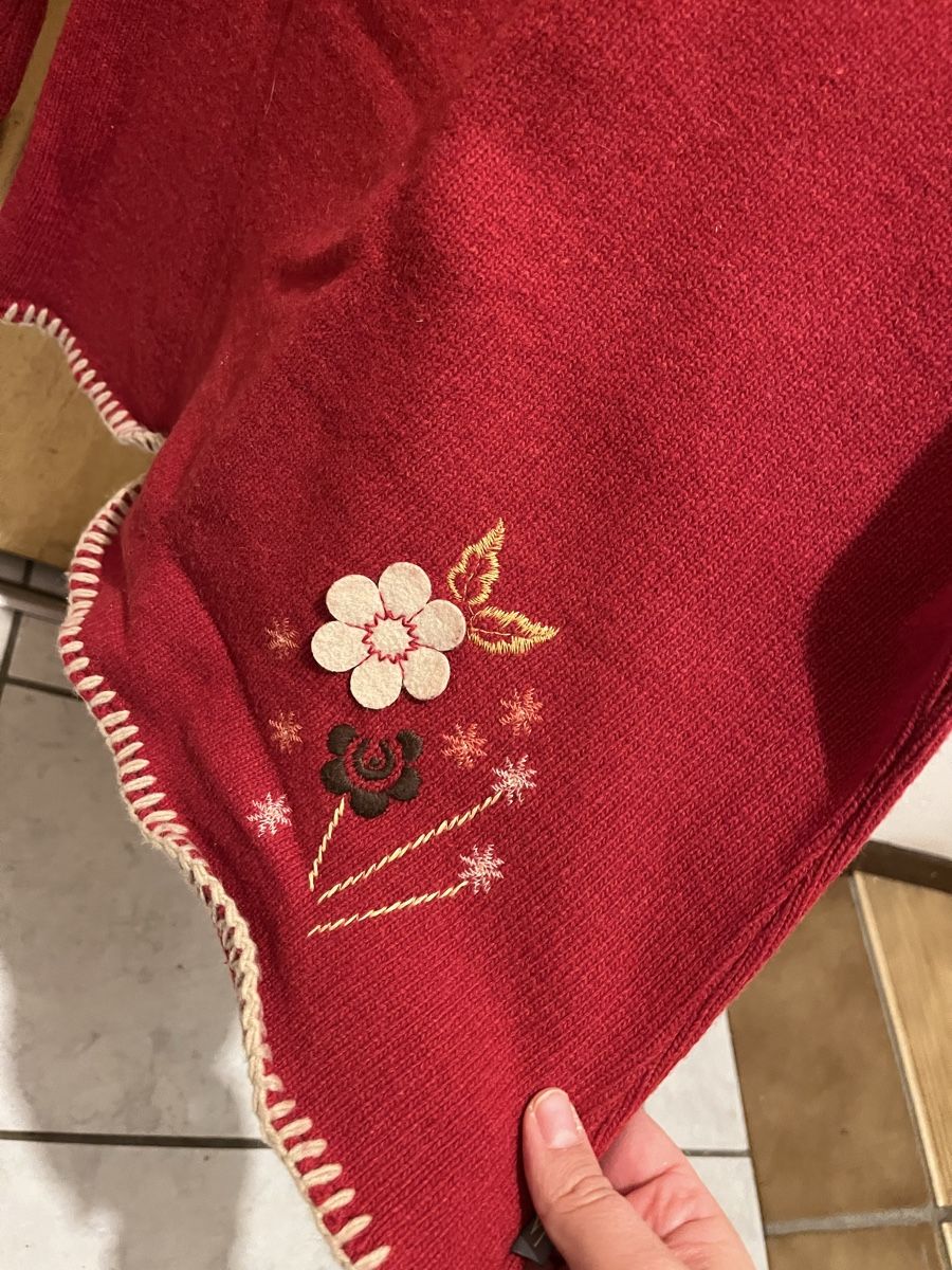 Maglioni & Felpe: Rot Pullover mit Motiven - Gr. One size - New wool – Usato da Tenero venduto da debsag 2