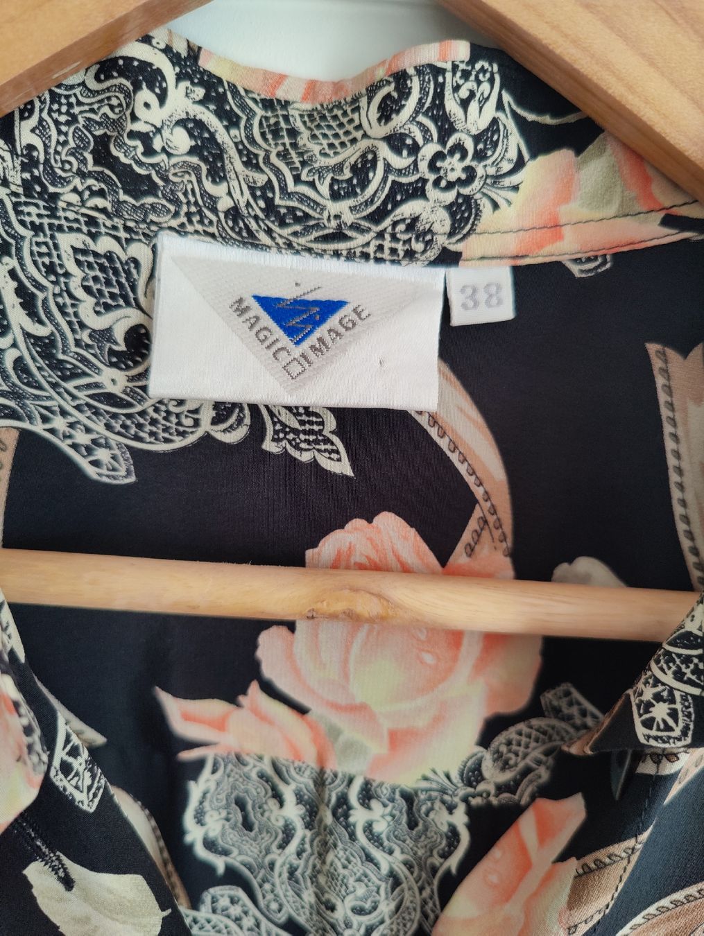 Camicette: Vintage Pure Silk Patterned Shirt Button-Up Blouse – Usato da La Tour-de-Peilz venduto da dAutrefois 6