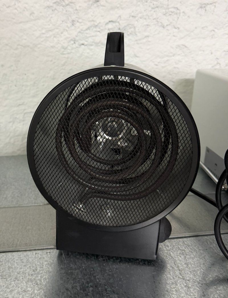 Radiatori: Dryfix H2000 Heizlüfter 2kW – Usato da Zürich venduto da LiveLab