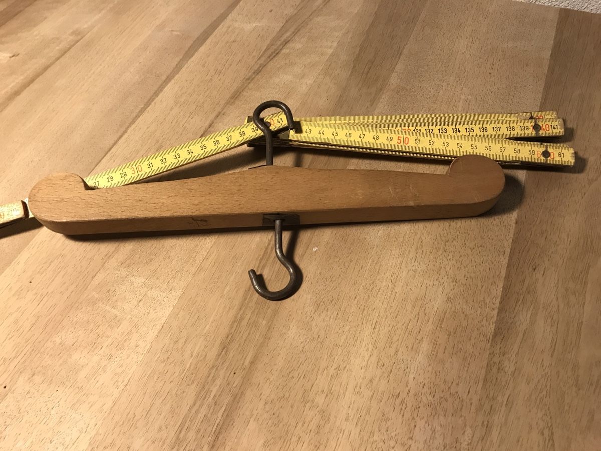 Kleiderbügel: Bügel Kleiderbügel antik 32 cm – Gebraucht aus Thalwil von mabara42 1