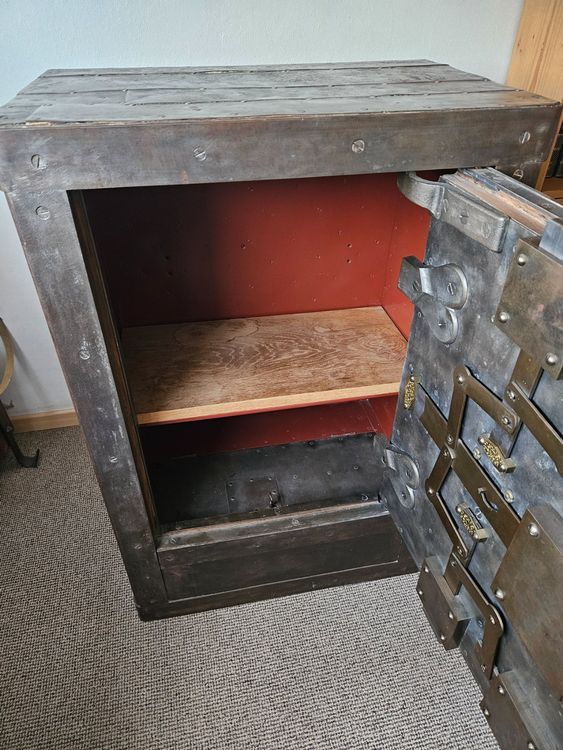 Ancien coffre fort (D'occasion) à Rocourt pour CHF 51 – avec livraison