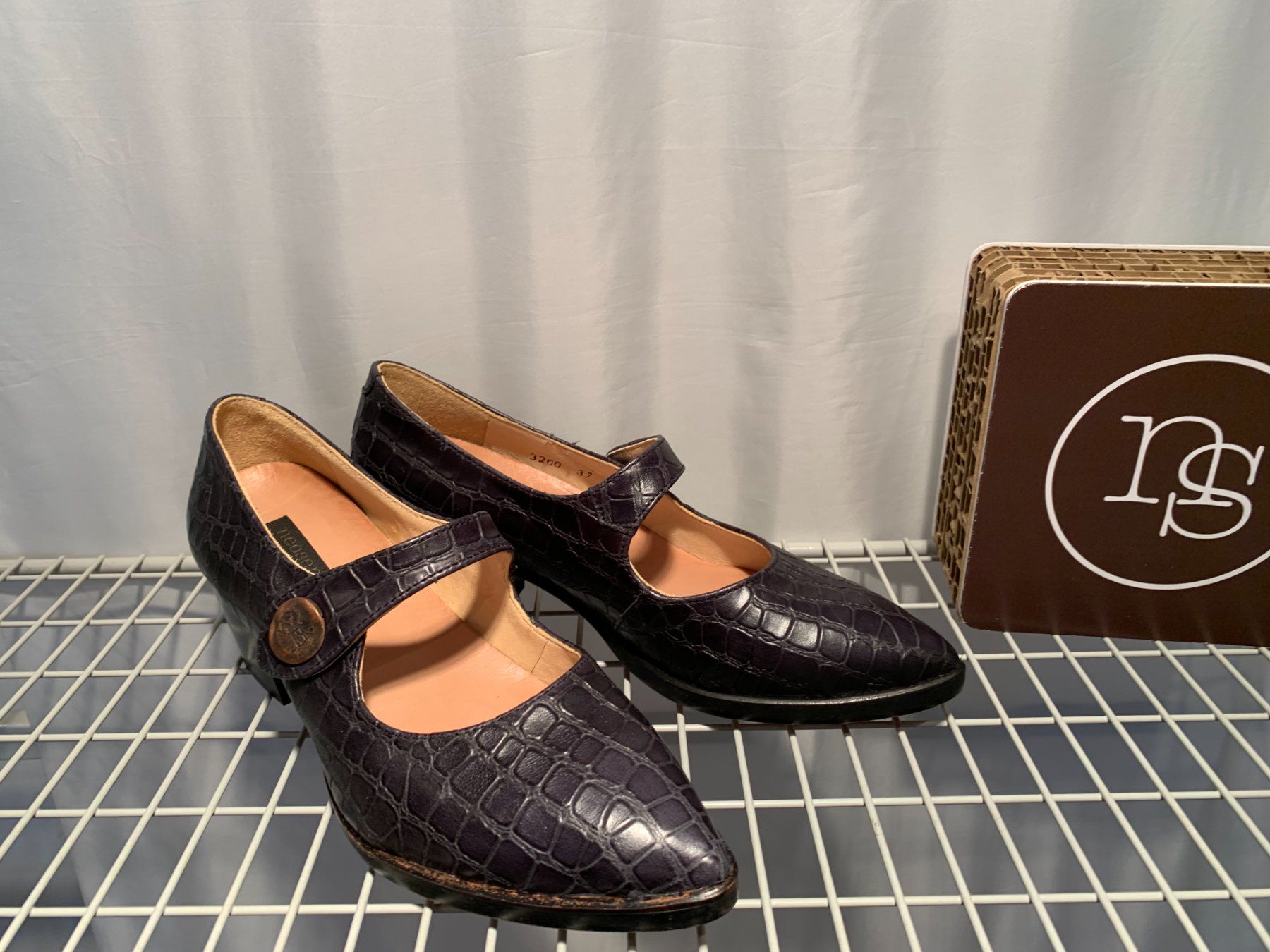Neosens Scarpe da donna: Neosens Pointer 3200 fantasy black Gr.37 – Nuovo (secondo la descrizione) da Zürich venduto da finsti 1