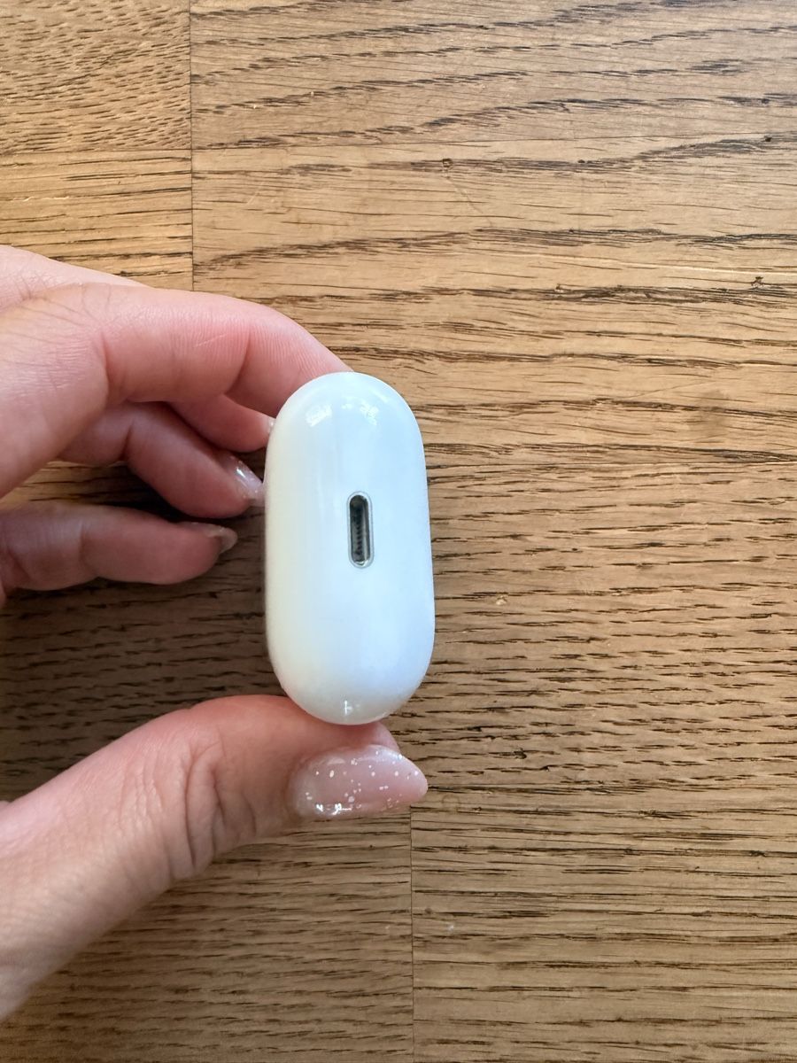 Apple Casques audio: Apple AirPods  – Défectueux à Sugiez par Mlle_Bakets 1