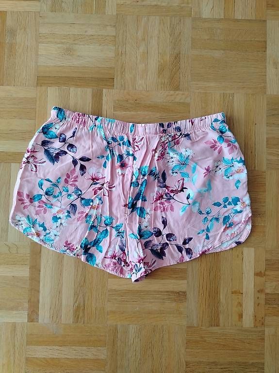Pantaloni: Pantaloncini – Nuovo (secondo la descrizione) da Davesco-Soragno venduto da Mia_sii 1