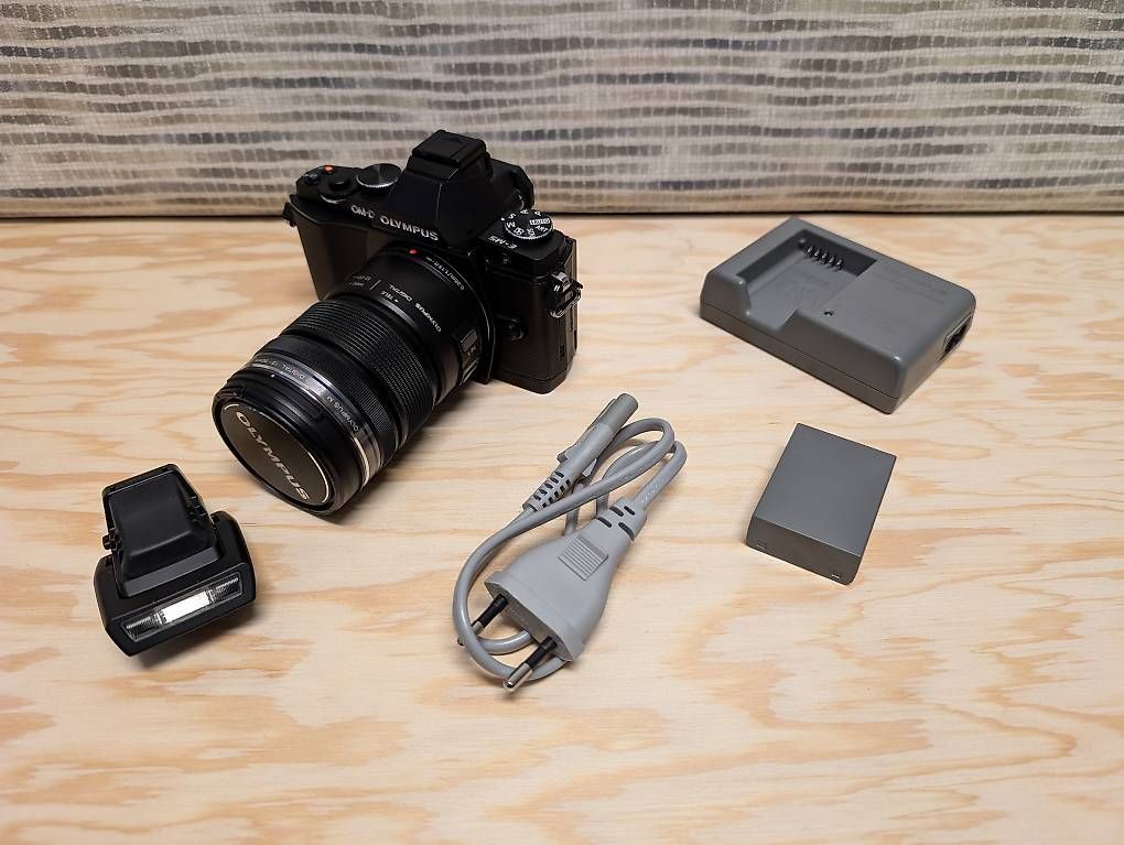 Olympus Fotocamera: Olympus OM-D E-M5 – Usato da Wiesendangen venduto da galli7