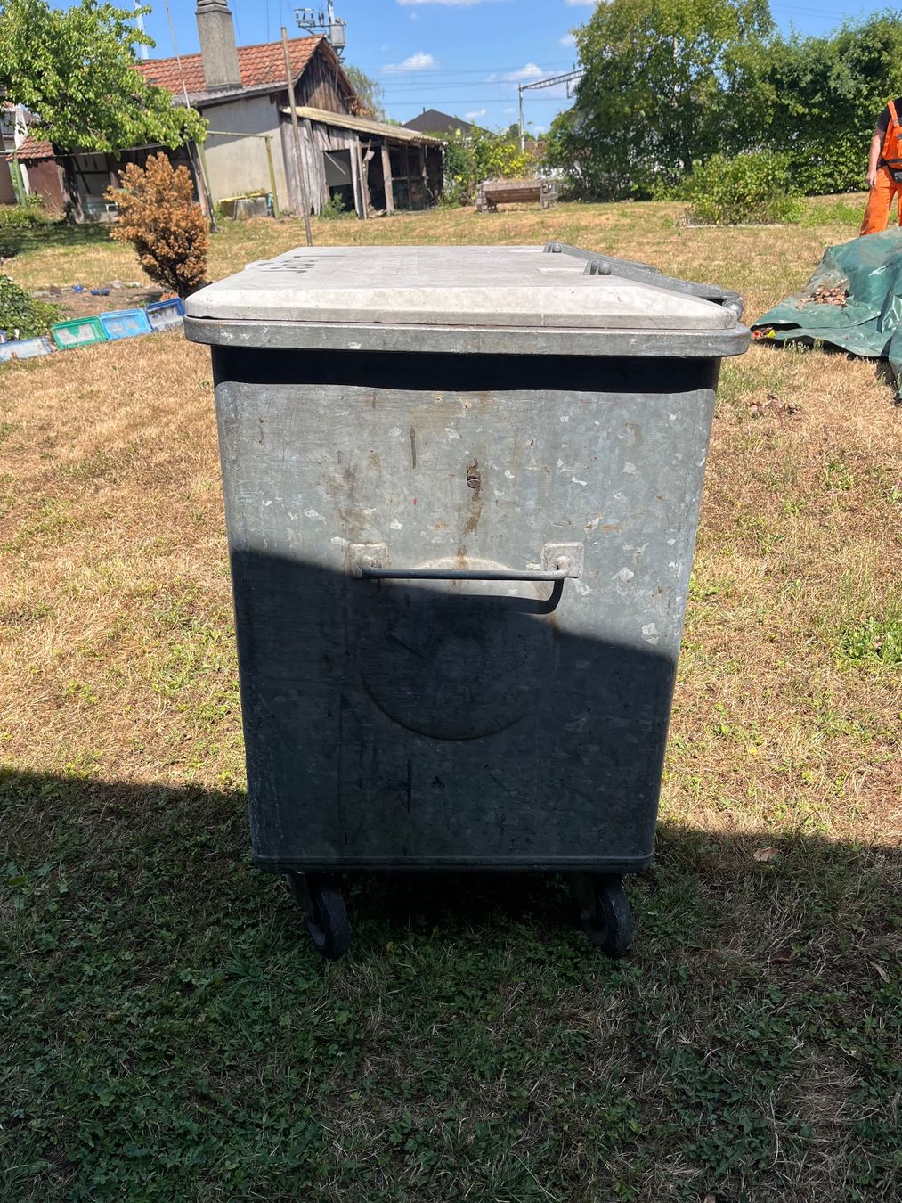 Altro per Ufficio & Commercio: 800 Liter Kehrichtcontainer – Usato da Brügg BE venduto da wys_rqz6 1