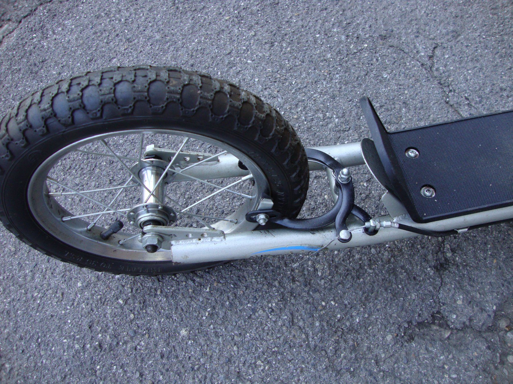 Kickboard: Trottinett – Gebraucht aus Thun von Velo-7 3