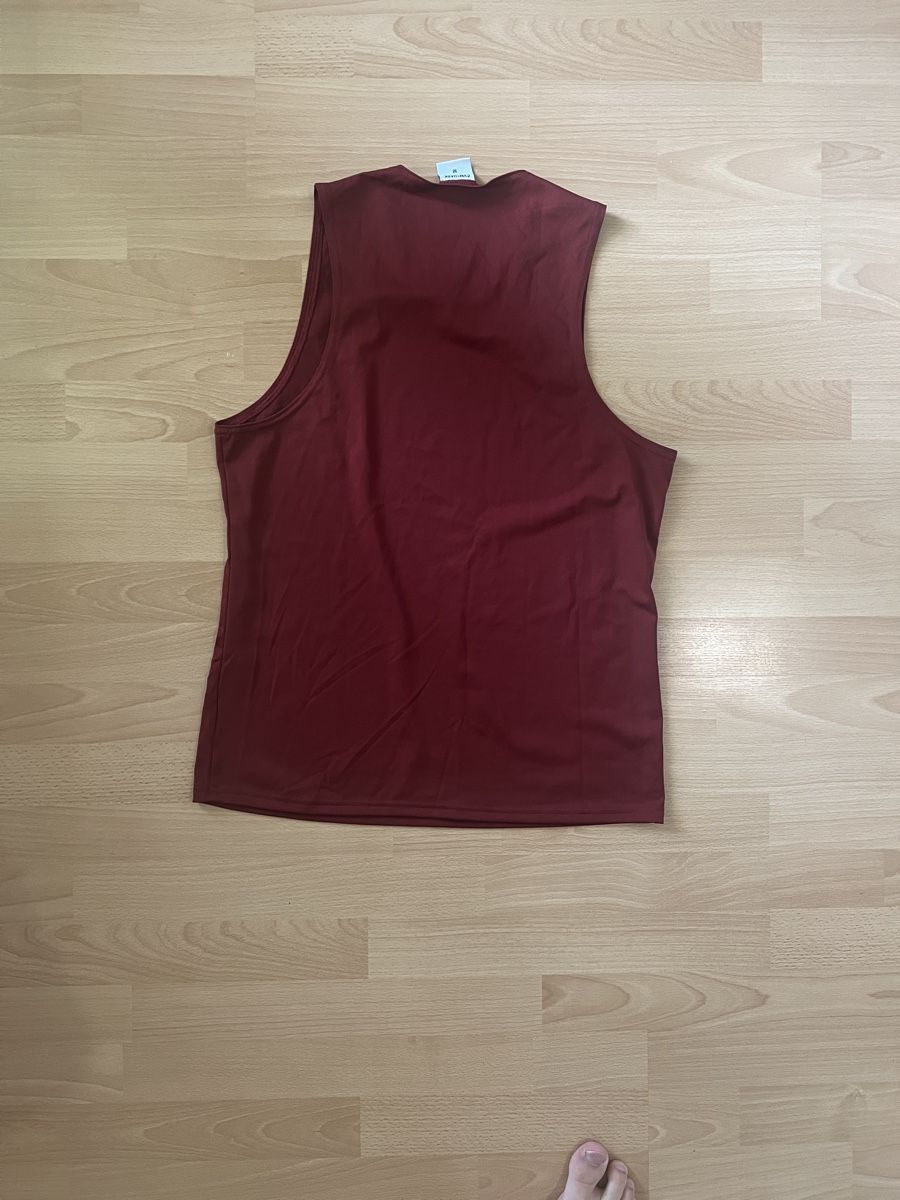 Gymshark T-shirt: Tanktop Gymshark, rot, Grösse M – Nuovo (secondo la descrizione) da Unterägeri venduto da -Yasmina- 1