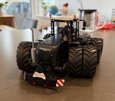SIKU CLAAS Xerion 5000 Black Edition  1:32 – Nr. 570/1000 