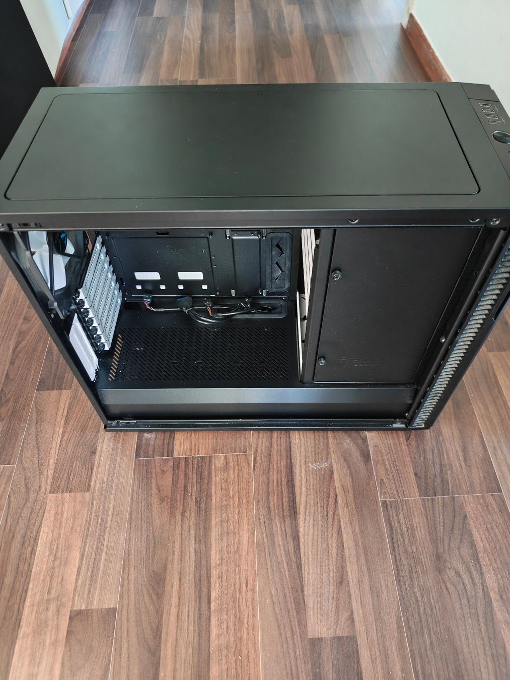 Fractal Custodie: Fractal Define R6 Black – Usato da Schlieren venduto da giu01 1