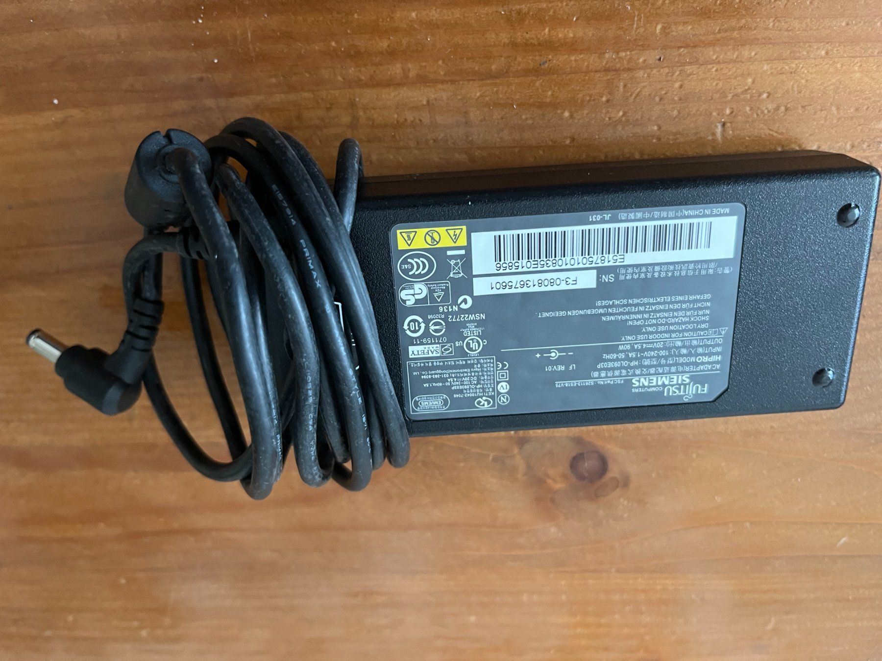 Fujitsu Caricabatterie: Fujitsu Simrns AC Adapter 20 V 4.5 A 90W – Usato da Winterthur venduto da fla_hwg8
