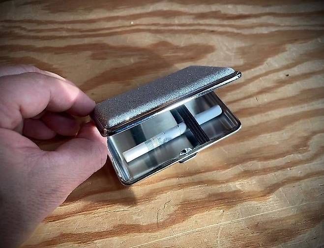 Autres tabacs: Zigarettenetui aus Metall – D'occasion à Chur par Tenorio