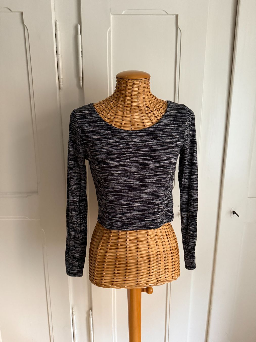 H&M T-shirt: Langarmshirt schwarz-weiss meliert S – Usato da Zürich venduto da Diazaio