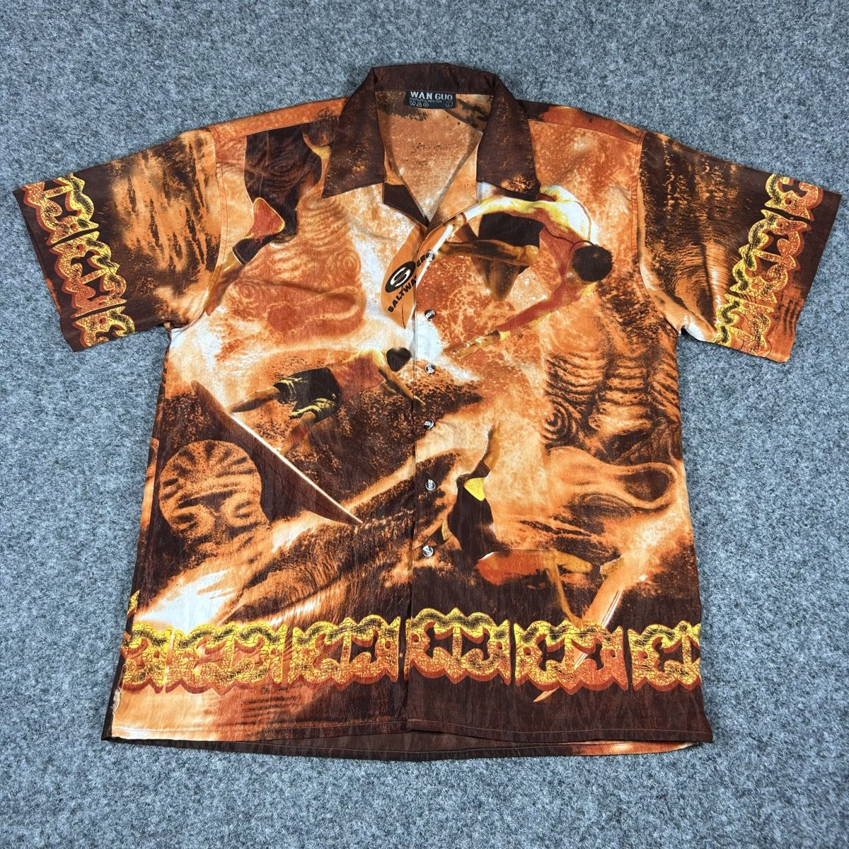 Hemden: 2000s WAN GUO shirt – Gebraucht aus La Sagne NE von Matlasape