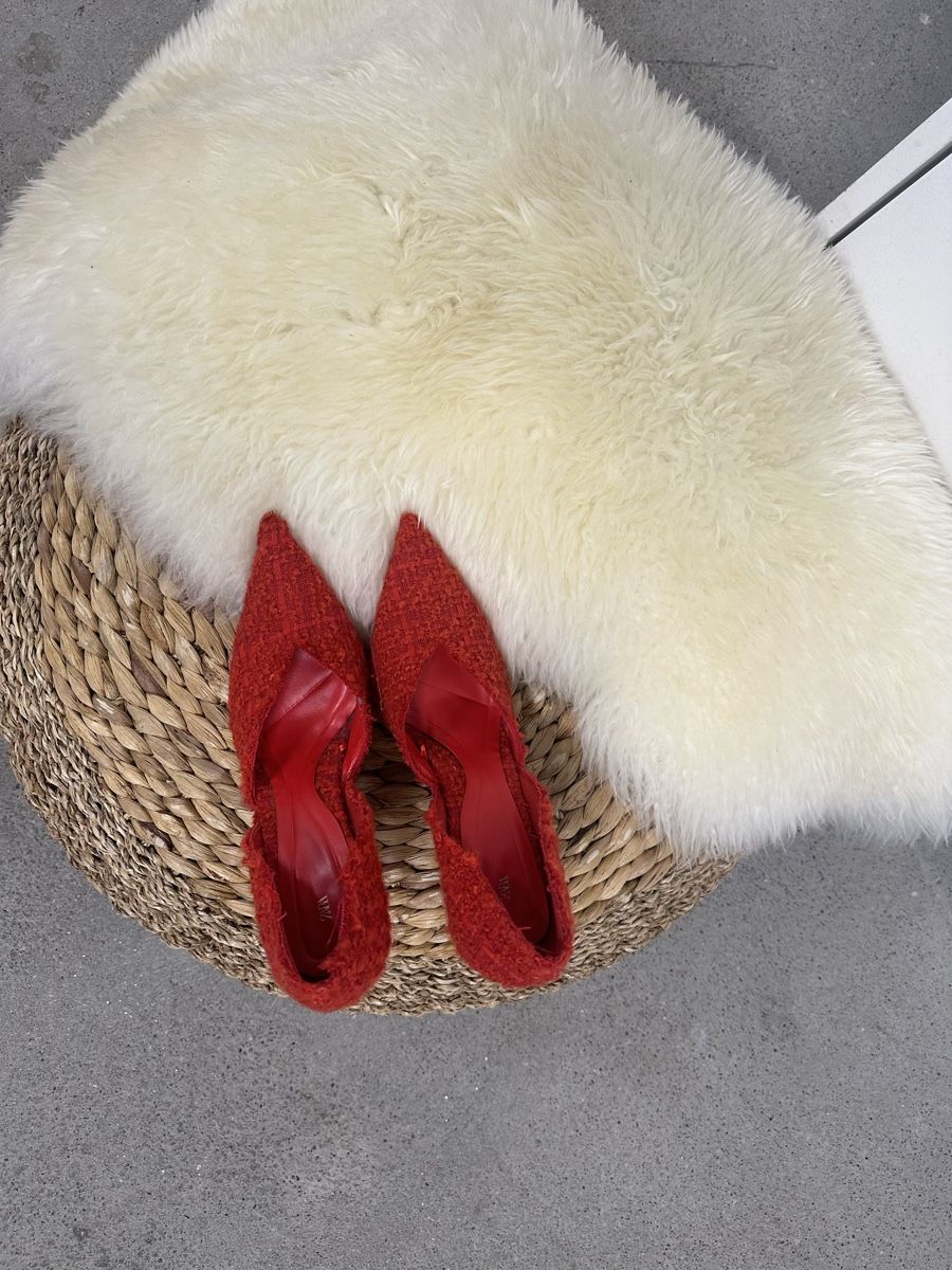 Scarpe da donna: Red Pointed Heels - 36 worn once, Chic Style for Winter! – Usato da Zürich venduto da Jocki02 3