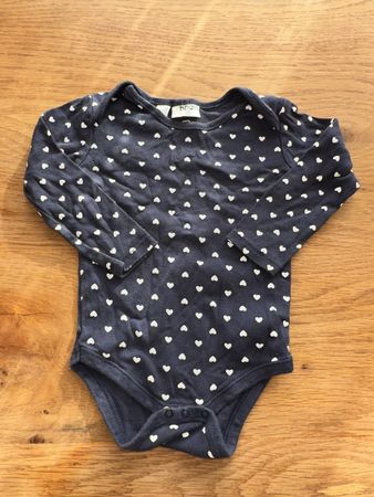 BPC Baby Body Gr. 92/98, Langarm, dunkelblau mit Herzli