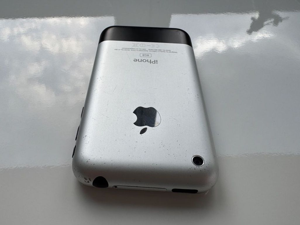 Apple Telefoni cellulari / Smartphones: Apple iPhone 2G mit OVP und Zubehör – Usato da St. Gallen venduto da hae_6rmh