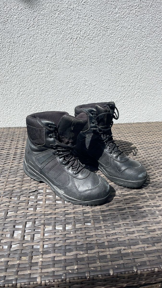 Scarpe da uomo: Schwarze Einsatzstiefel – Usato da Rodersdorf venduto da fris01