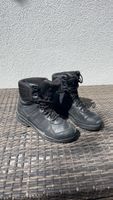 Schwarze Einsatzstiefel