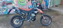 Derbj Senda supermotard 125cc quattro tempi