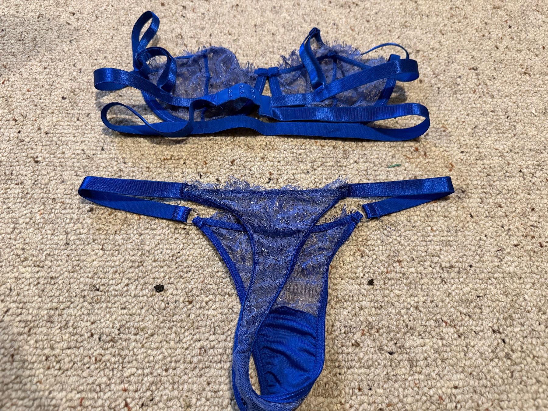 Autres dessous: Dessous-Set BH & String Blau Spitze Gr. ca. 75B – D'occasion à Hundwil par Sandysan1702 3