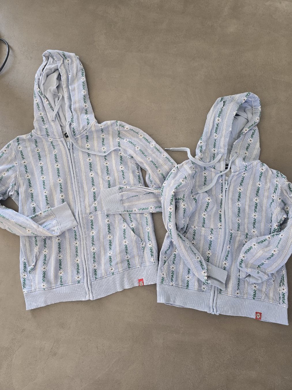 Lotti & Set di vestiti: Edelweiss Jäcklein 128 und 152 – Usato da Büron venduto da Liv7