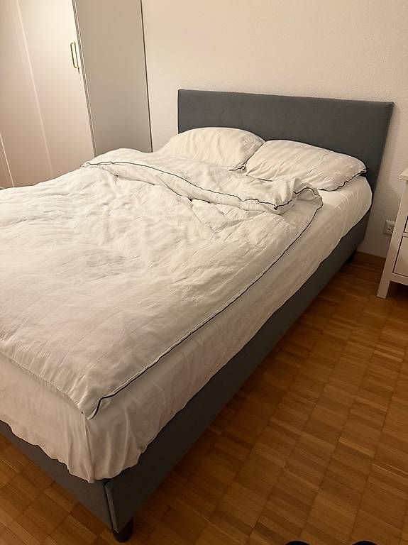 Letti: Graues 140x200cm Bett mit Boxspringmatratze – Usato da Münchenbuchsee venduto da meg_f6h7 2
