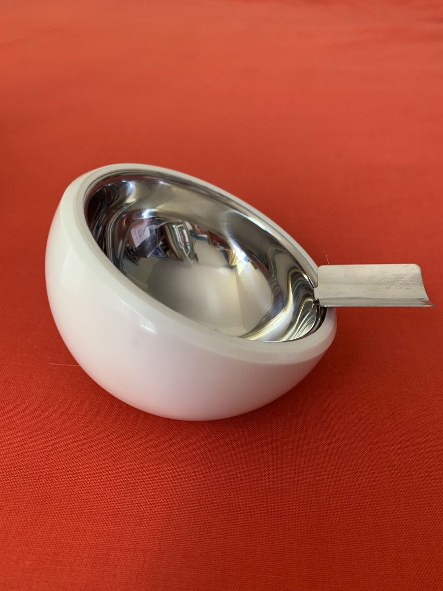 Cendriers: Aschenbecher  – Neuf avec emballage d'origine à Zürich par benebiene