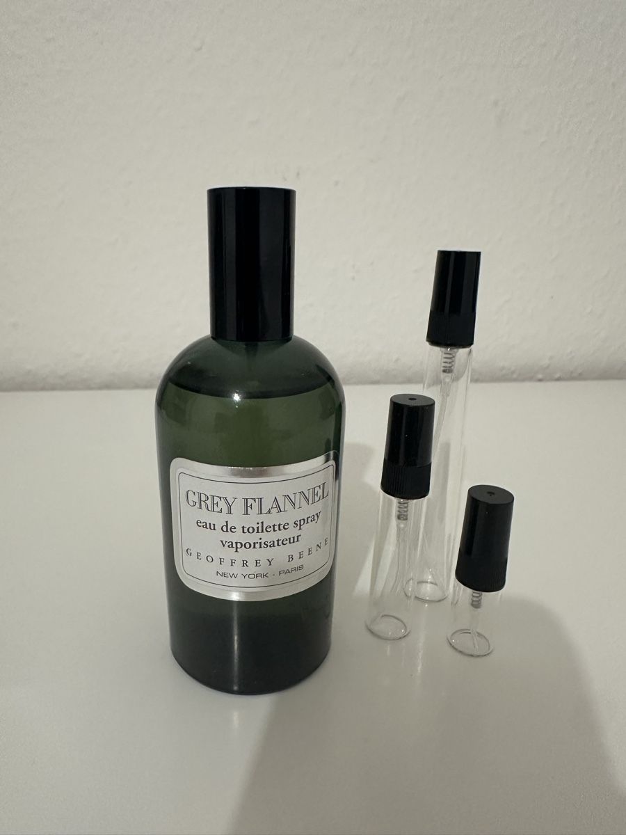 Profumi & Eau de Toilette: Grey Flannel - Geoffrey Beene - Decant 10ml – Usato da Onex venduto da Nellavitapero