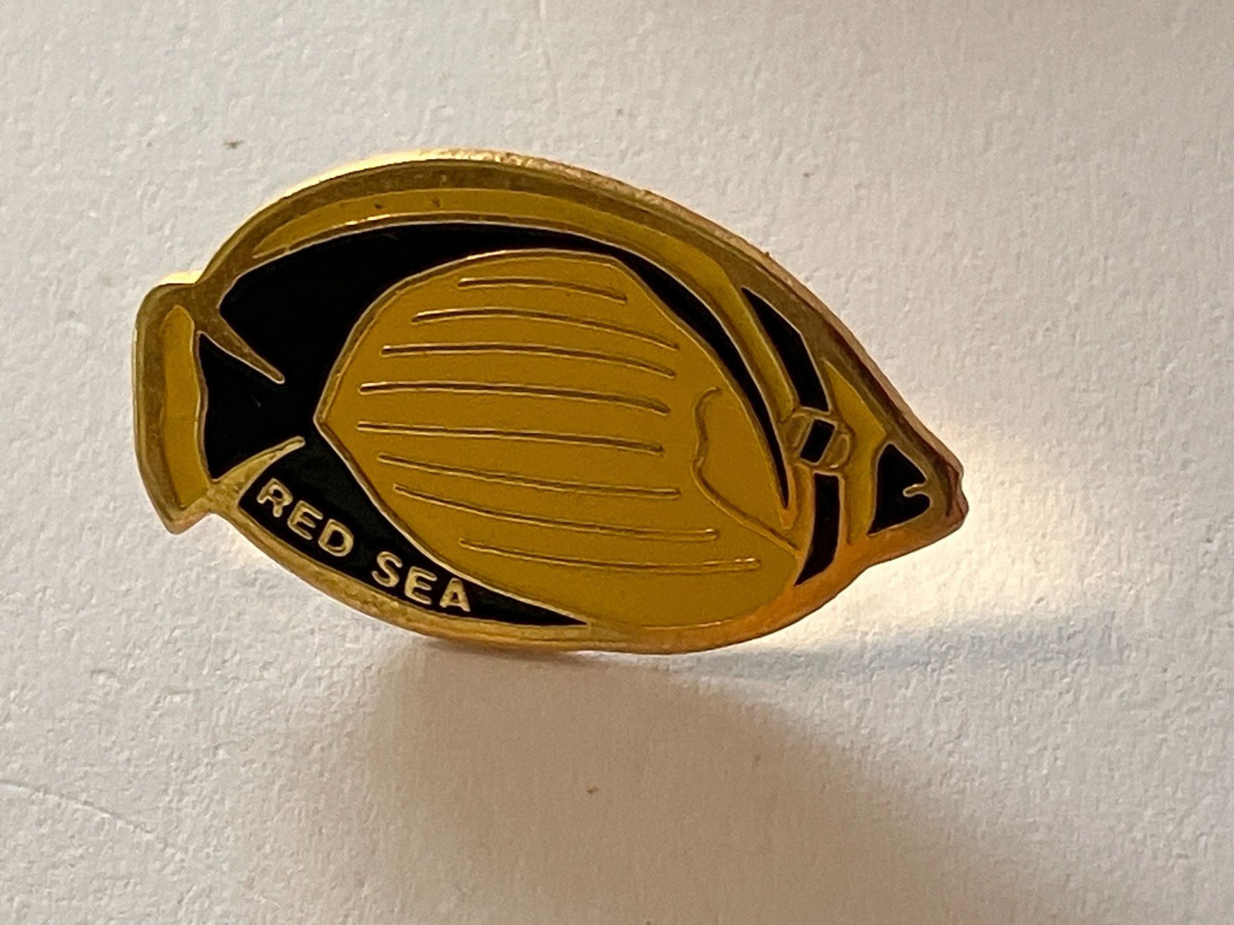 Placchette & Badge: 1 Pin Red Sea – Usato da Basel venduto da djwwpp