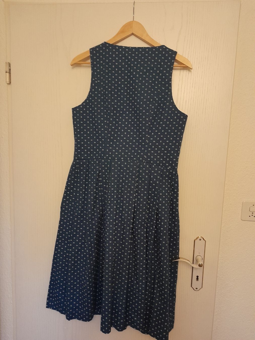 Kleider: Dirndl blau Grösse 44 neuwertig – Neu (gemäss Beschreibung) aus Eglisau von Susanne2209 6