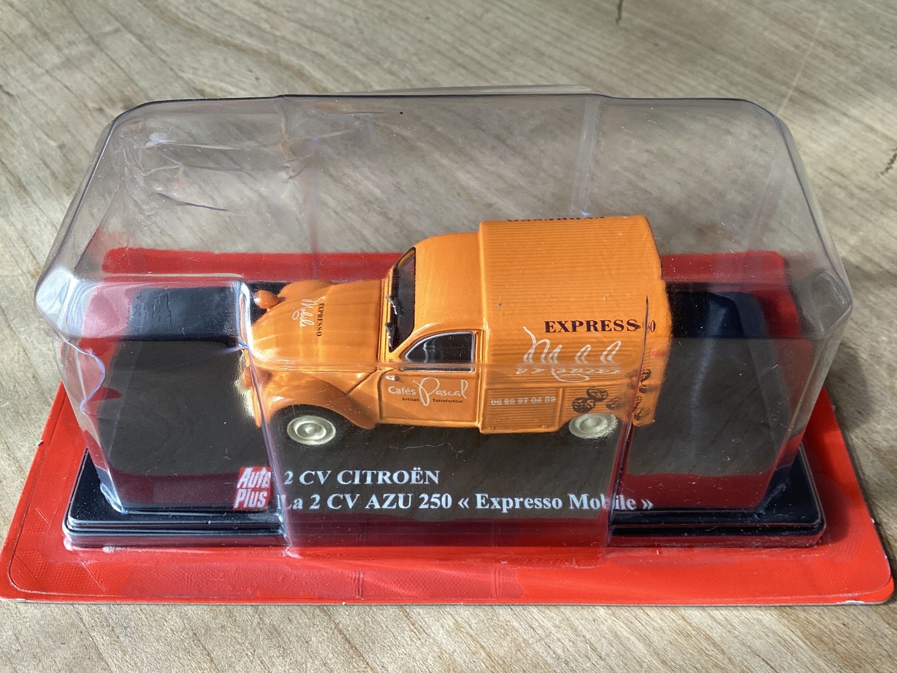 Citroën Modellautos: Citroën 2CV Fourgonette 1:43 – Neu und originalverpackt aus Laupen BE von lasvegas2012
