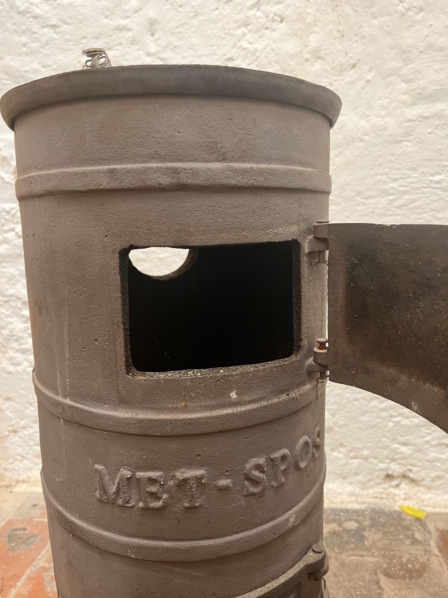 Altri mobili d'antiquariato: Gussofen mit Zubehör – Usato da Basel venduto da gre_9ggx 1