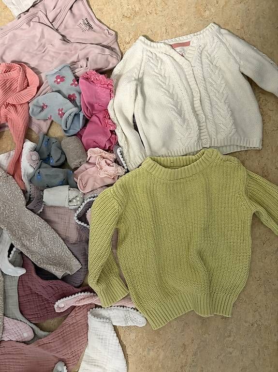 Lotti & Set di vestiti: Kleiderpaket Mädchen Gr. 74/80 – Usato da Pfungen venduto da I18-E24 1